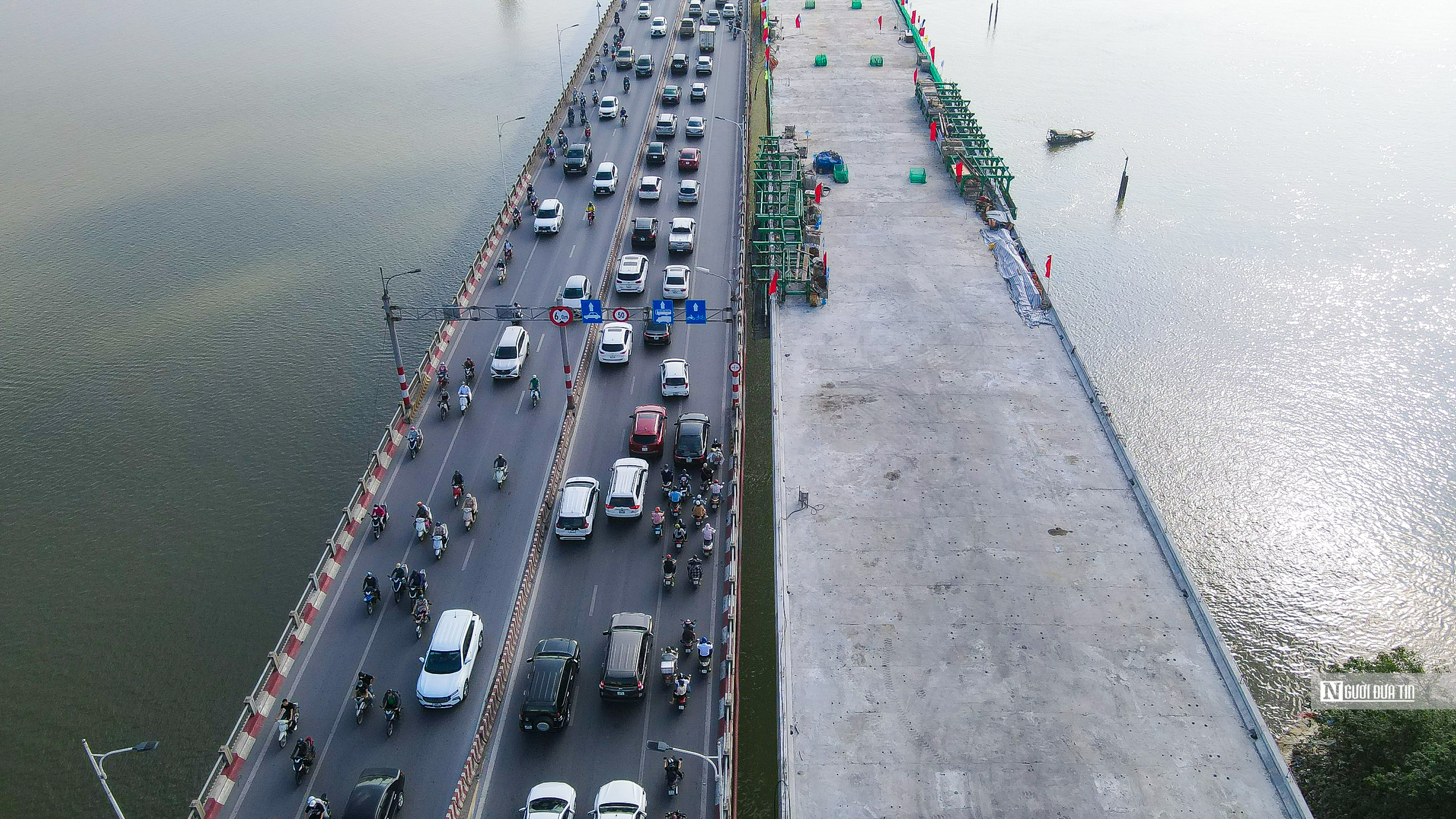 Hợp long cầu Vĩnh Tuy 2 trị giá hơn 2.500 tỷ đồng ở Hà Nội